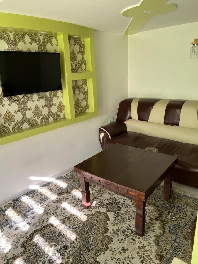 Anisa- Hostel Душанбе Екстериор снимка